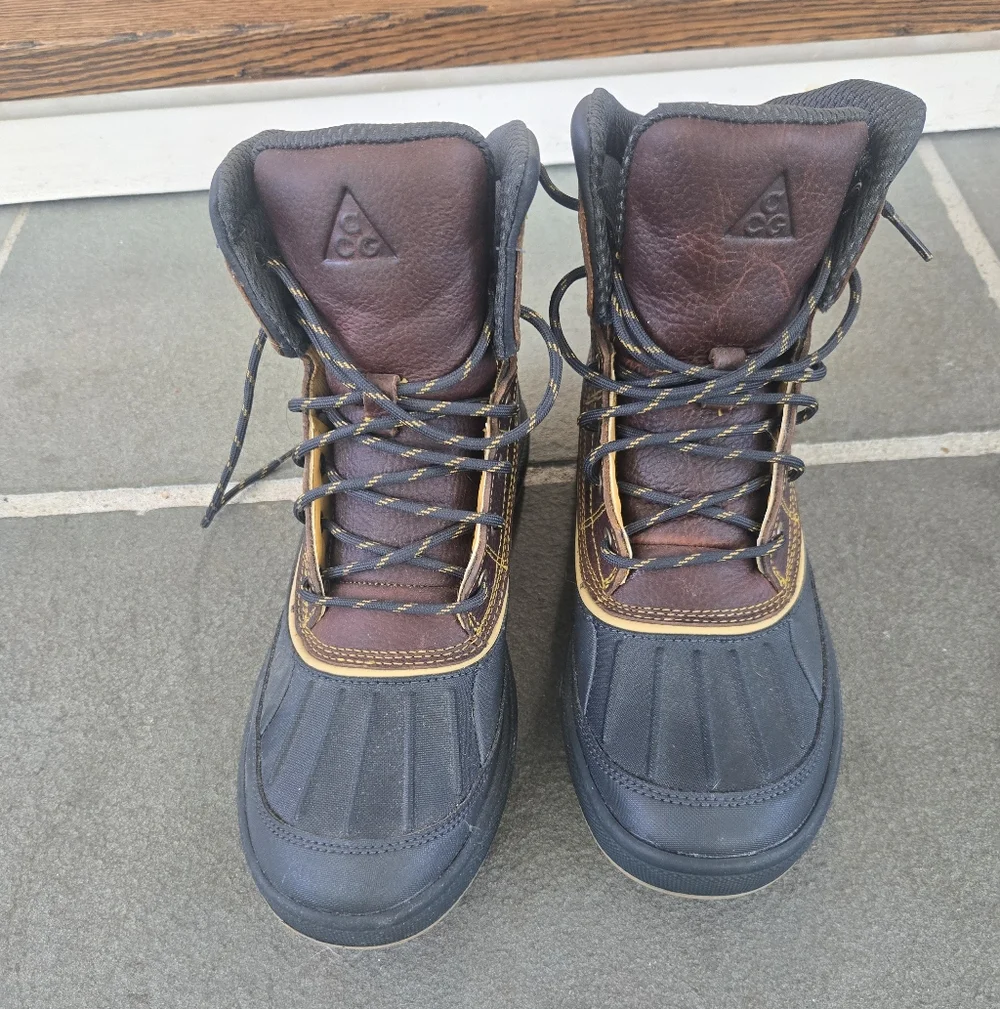 Mens/boys Nike ACG Brown and Black Duck Boots - Waterproof Winter Hiker - Picture 2 of 5